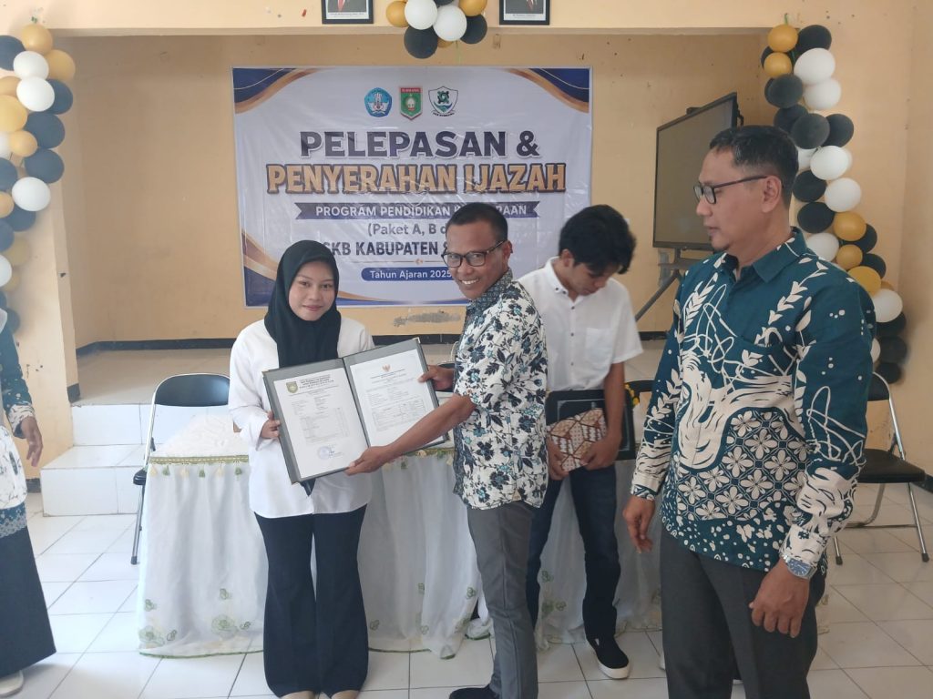SKB Kabupaten Sumbawa Wisuda 145 Warga Belajar Pendidikan Kesetaraan Paket A, B, dan C