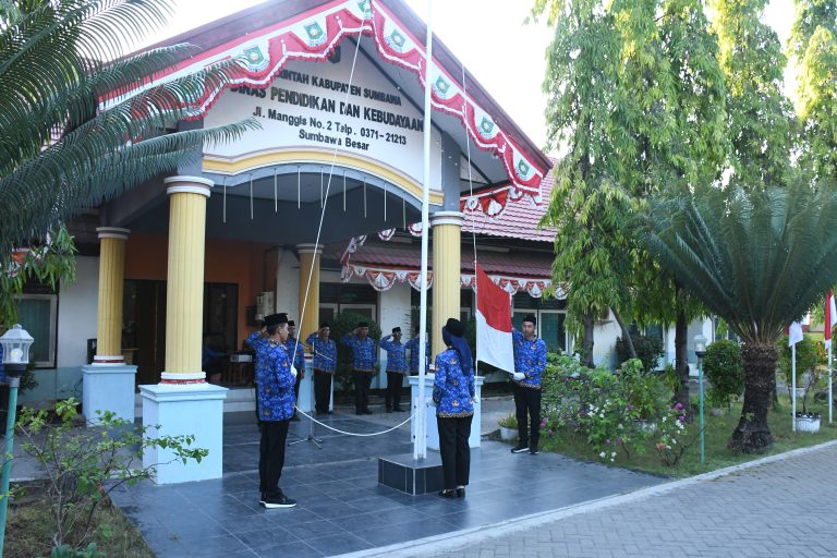 Dinas Pendidikan dan Kebudayaan Kabupaten Sumbawa Gelar Upacara HUT ke-81 Kemerdekaan RI Tahun 2026